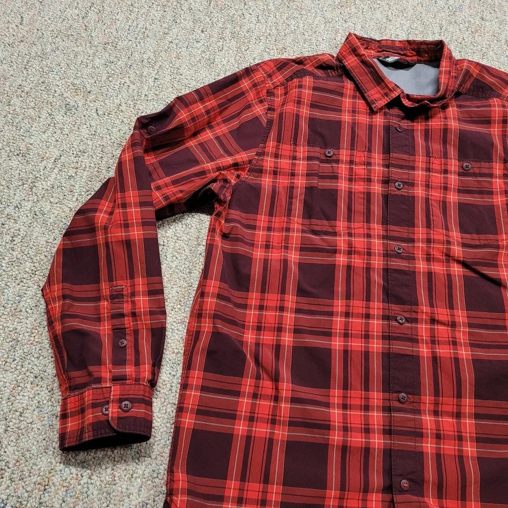 The North Face Shirt Mens XL Red Plaid‎ Button Up Vented Roll Tab Hiking Camping
